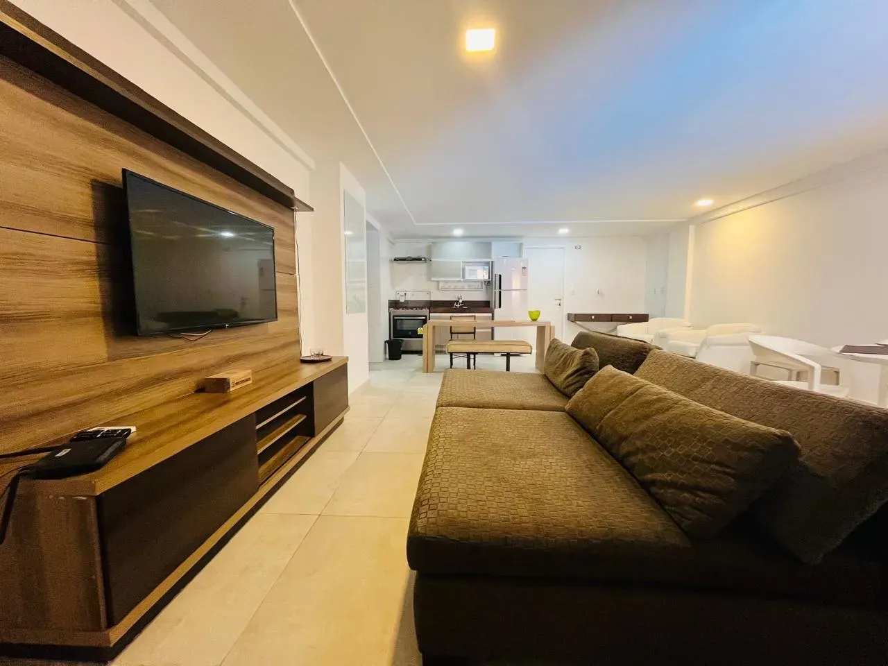 Furnished apartment with open-plan kitchen and 2 bedrooms — photo 6