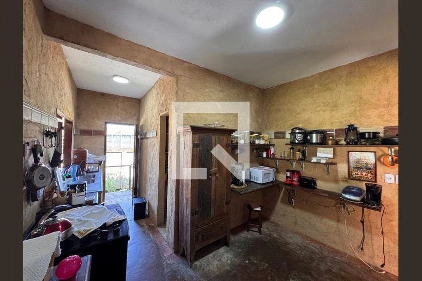 Casa de 4 dormitorios y 3 baños, 490 m² en total — photo 46