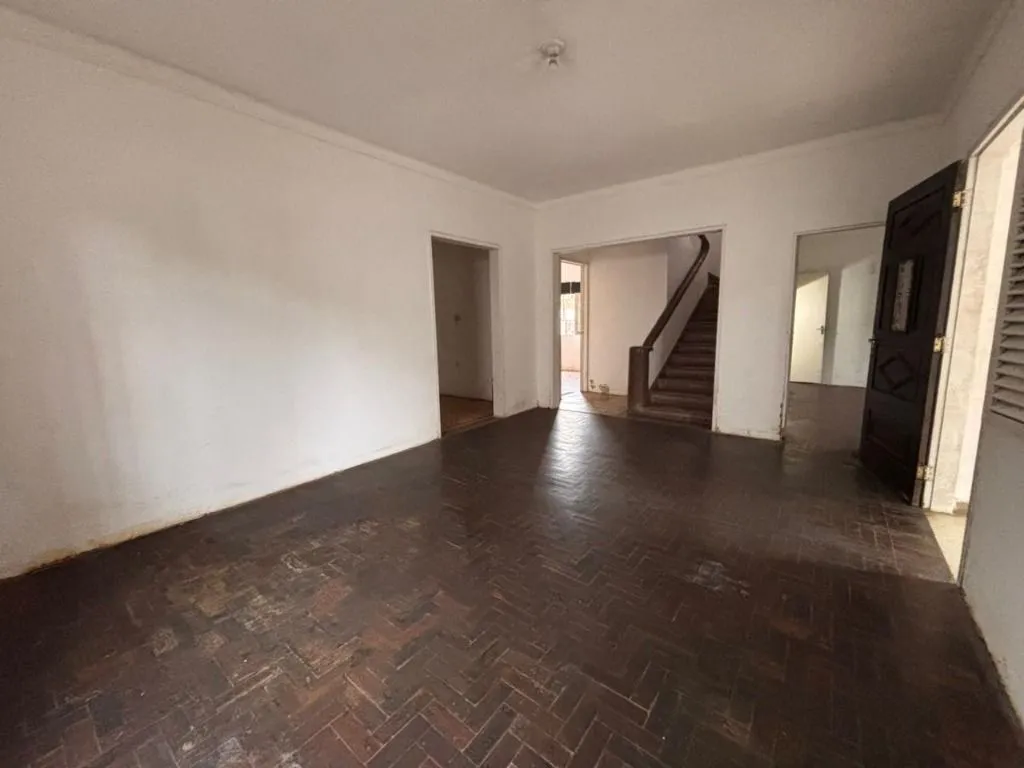 House with 6 bedrooms, 2 suites and 308 m² with balcony — photo 10