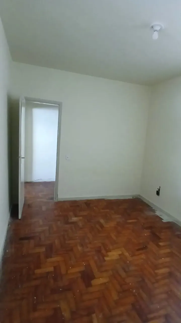 Unfurnished 2-bedroom house with gas stove and parking — photo 5
