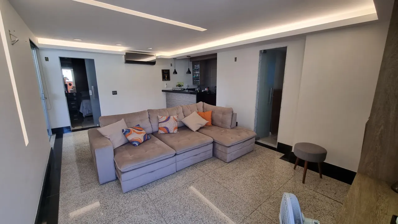 Duplex penthouse apartment with enclosed balcony and 3 bedrooms — photo 11
