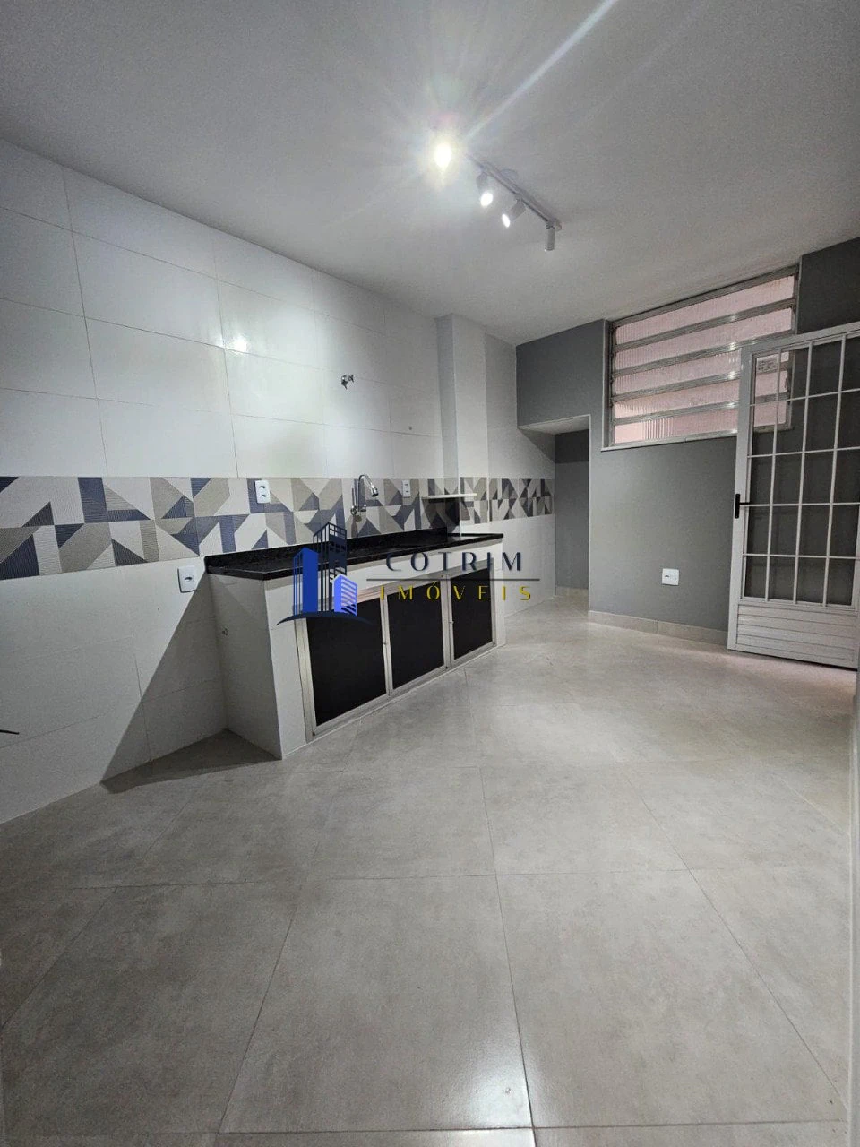 Gated community house with 3 bedrooms and a private garden — photo 8