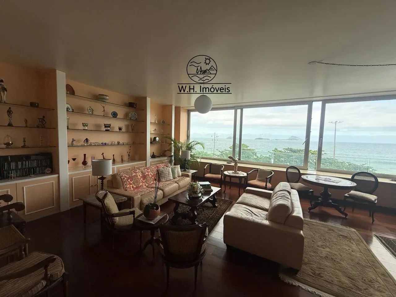 Furnished 240 m² apartment with 4 bedrooms and 2 parking
