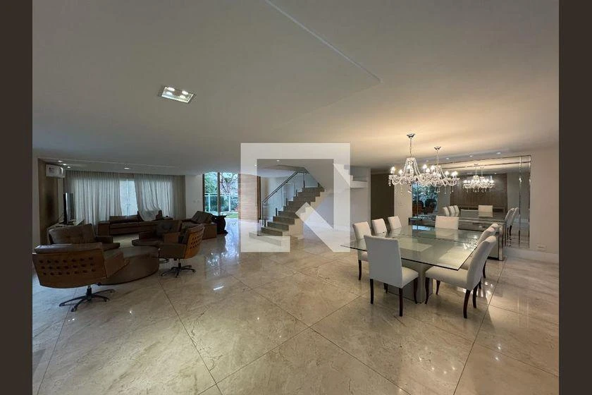 5 quartos e banheira: casa de 1000 m² — photo 4