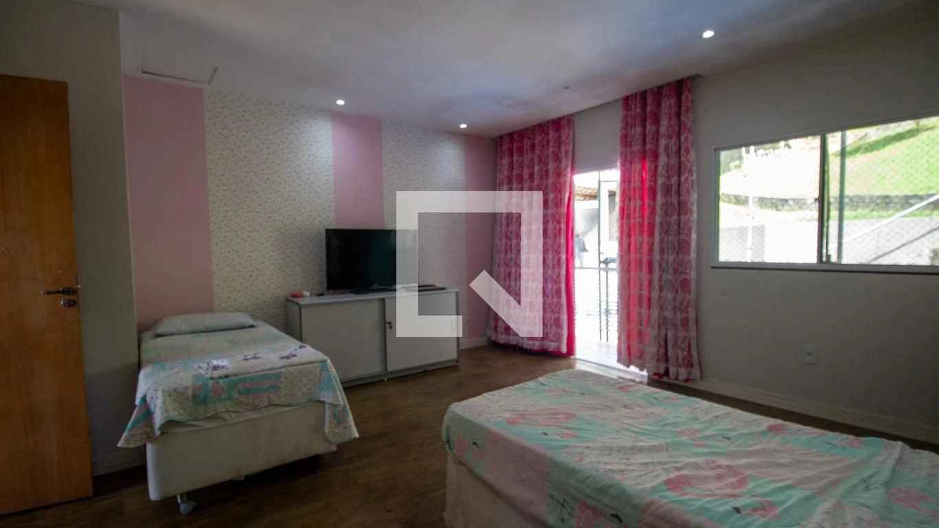 Furnished house with 5 bedrooms and 6 parking spaces — photo 8