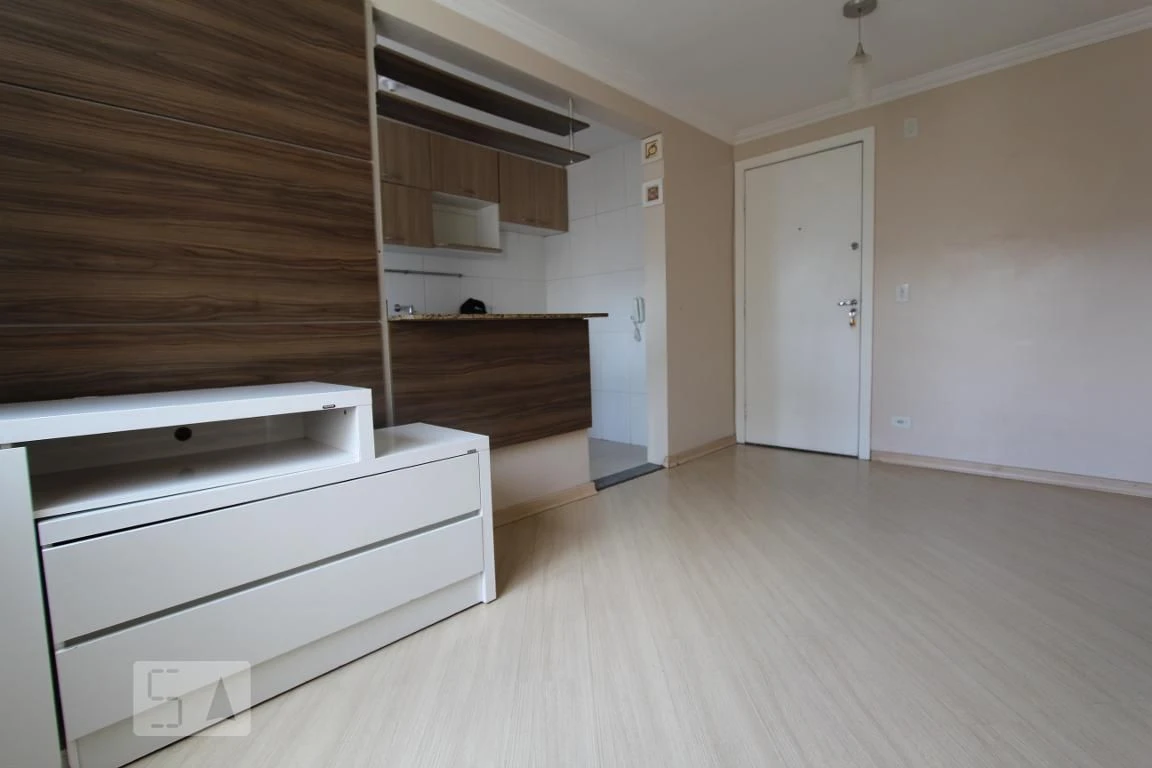 2-bedroom apartment with a bathtub