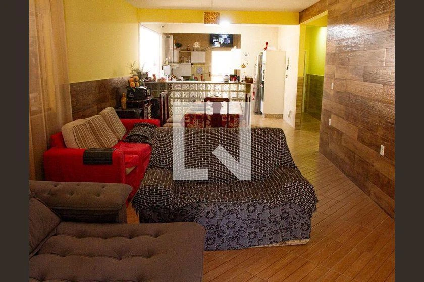 180 m² house with 3 bedrooms, 5 bathrooms, and parking — photo 36