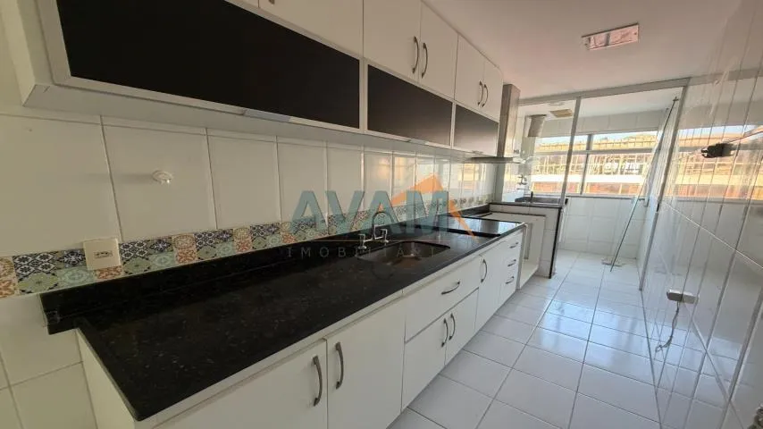 Glass-enclosed balcony in a 3-bedroom apartment, 80 m² — photo 16