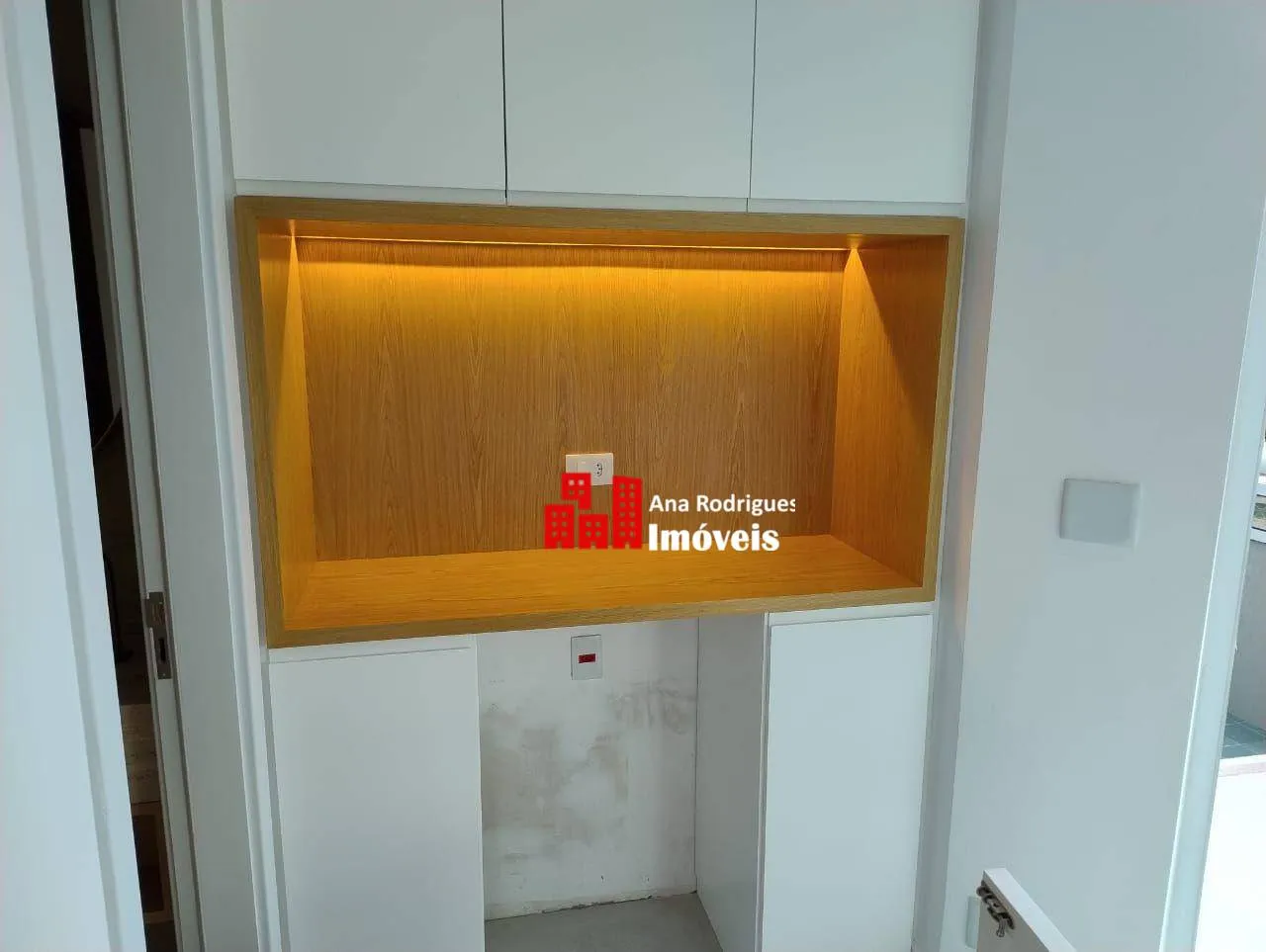 4-bedroom apartment with an open-plan kitchen — photo 22