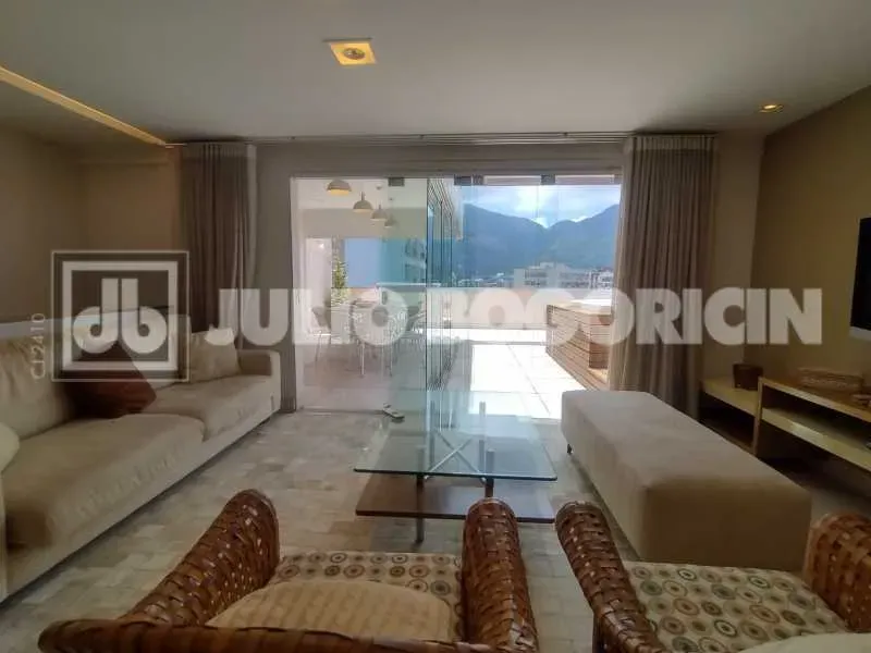 Furnished apartment with 3 bedrooms and a balcony — photo 14