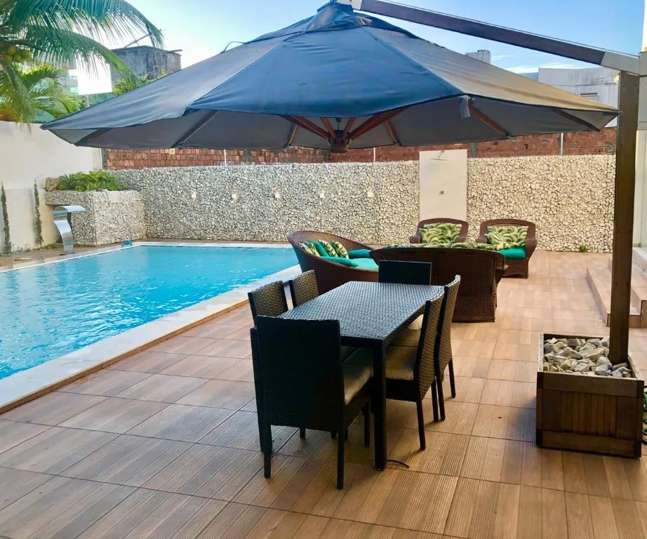 Furnished 6-bedroom house with pool and private garden — photo 16