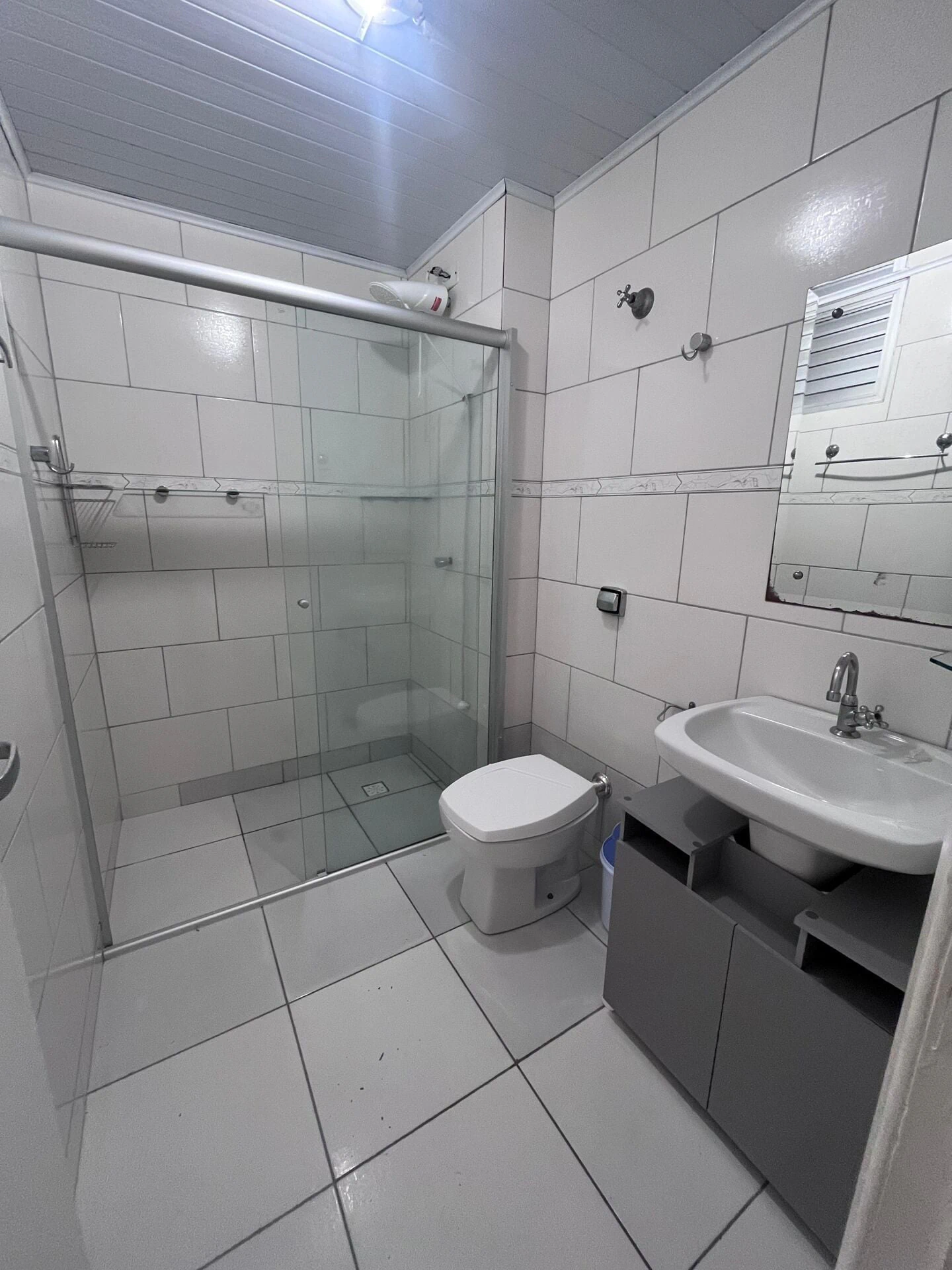 2-bedroom apartment with wood or laminate floors in Curitiba — photo 22