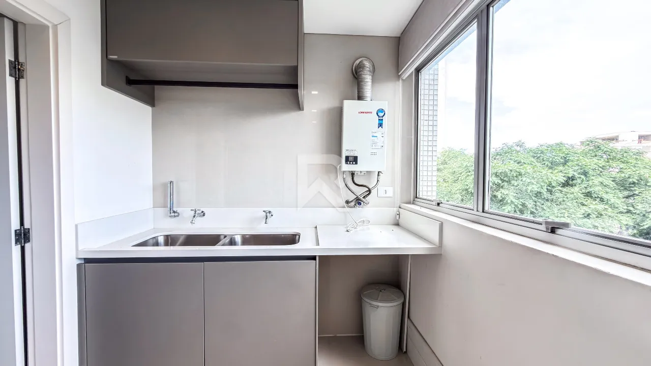331 m² apartment with 2 parking spaces and 2 en-suites — photo 14