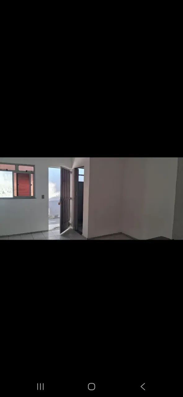 Rental studio with no parking, separate kitchen and compact gas cooktop — photo 8