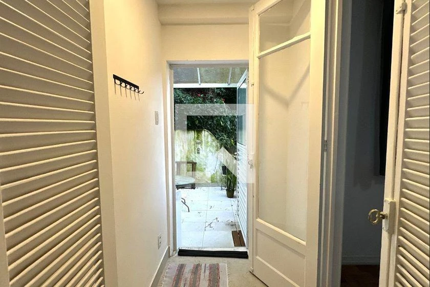 Furnished 1-bedroom apartment with 65 m² and 2 bathrooms — photo 25