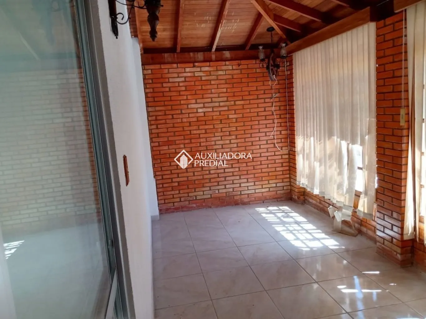 Penthouse with 3 bedrooms and balcony on 5th floor — photo 7