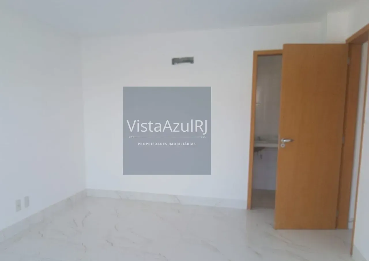 Apartment with 4 bedrooms, glass balcony and 4 parking spaces — photo 10