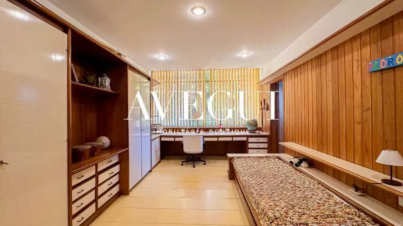 Furnished house, 800 m², with floor-to-ceiling windows — photo 20