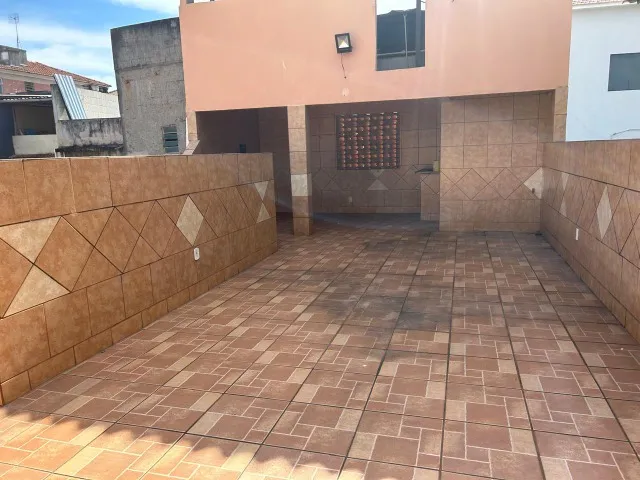 Casa sem mobília com cozinha fechada e terraço — photo 12