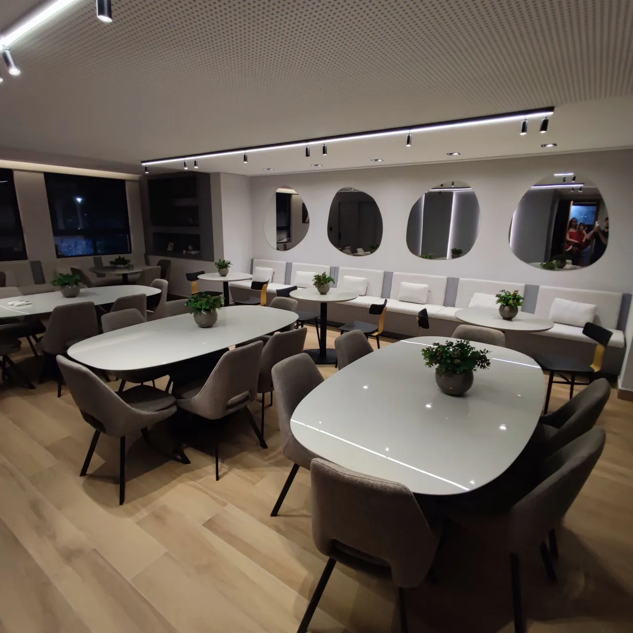 Вид на воду и 2 спальни: квартира 59 м² — photo 13
