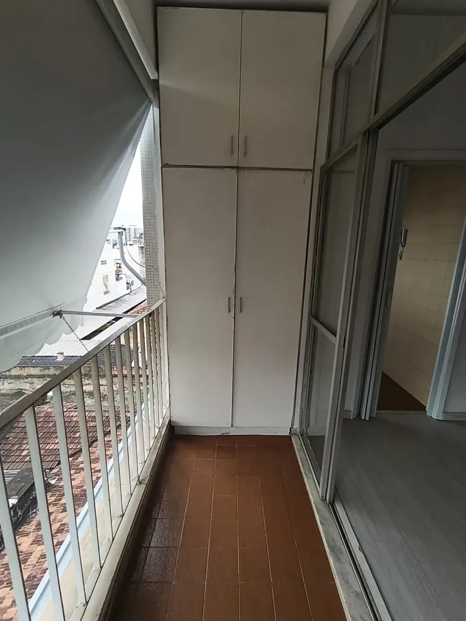 1-bedroom apartment with a glass-enclosed shower — photo 14