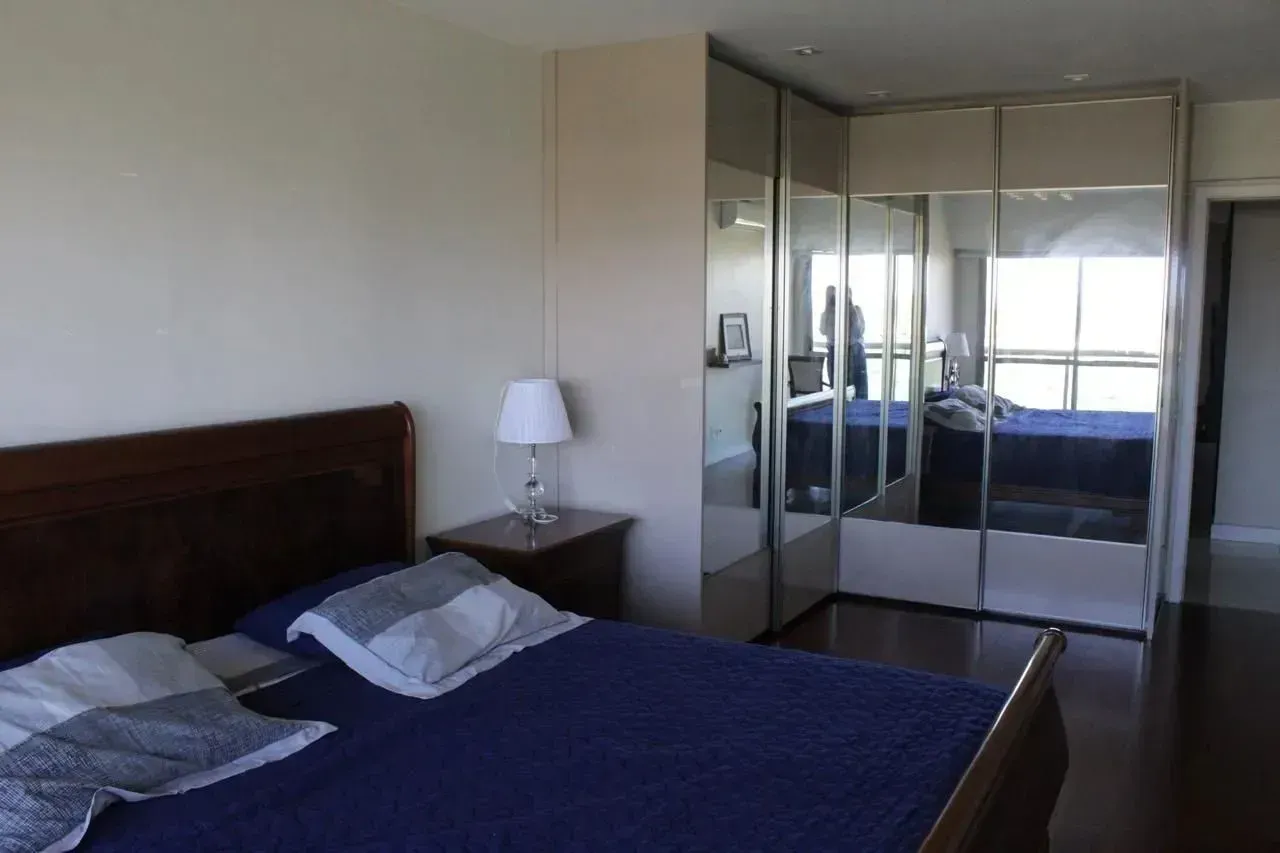 Apartamento de 206 m² com 4 quartos e varanda fechada — photo 3