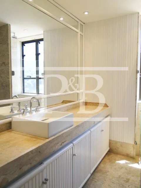 4-bedroom apartment with balcony and floor-to-ceiling windows — photo 26
