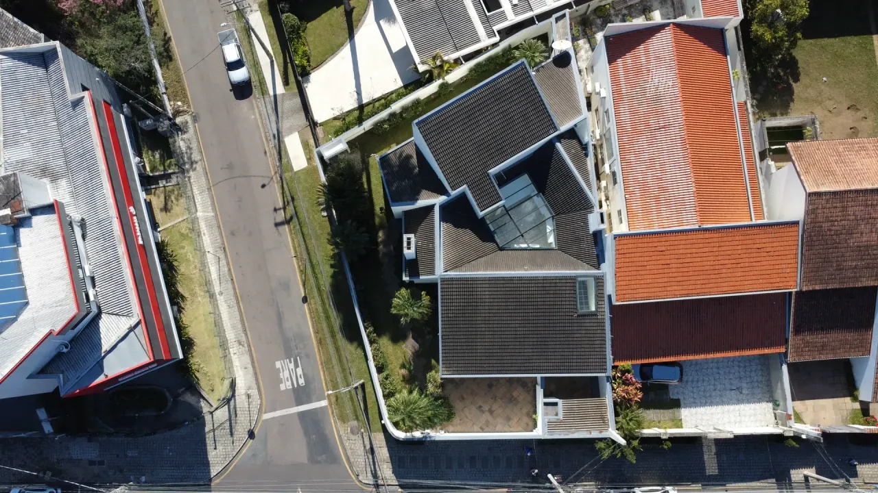 Rented house with 5 bedrooms and 3 bathrooms — photo 4