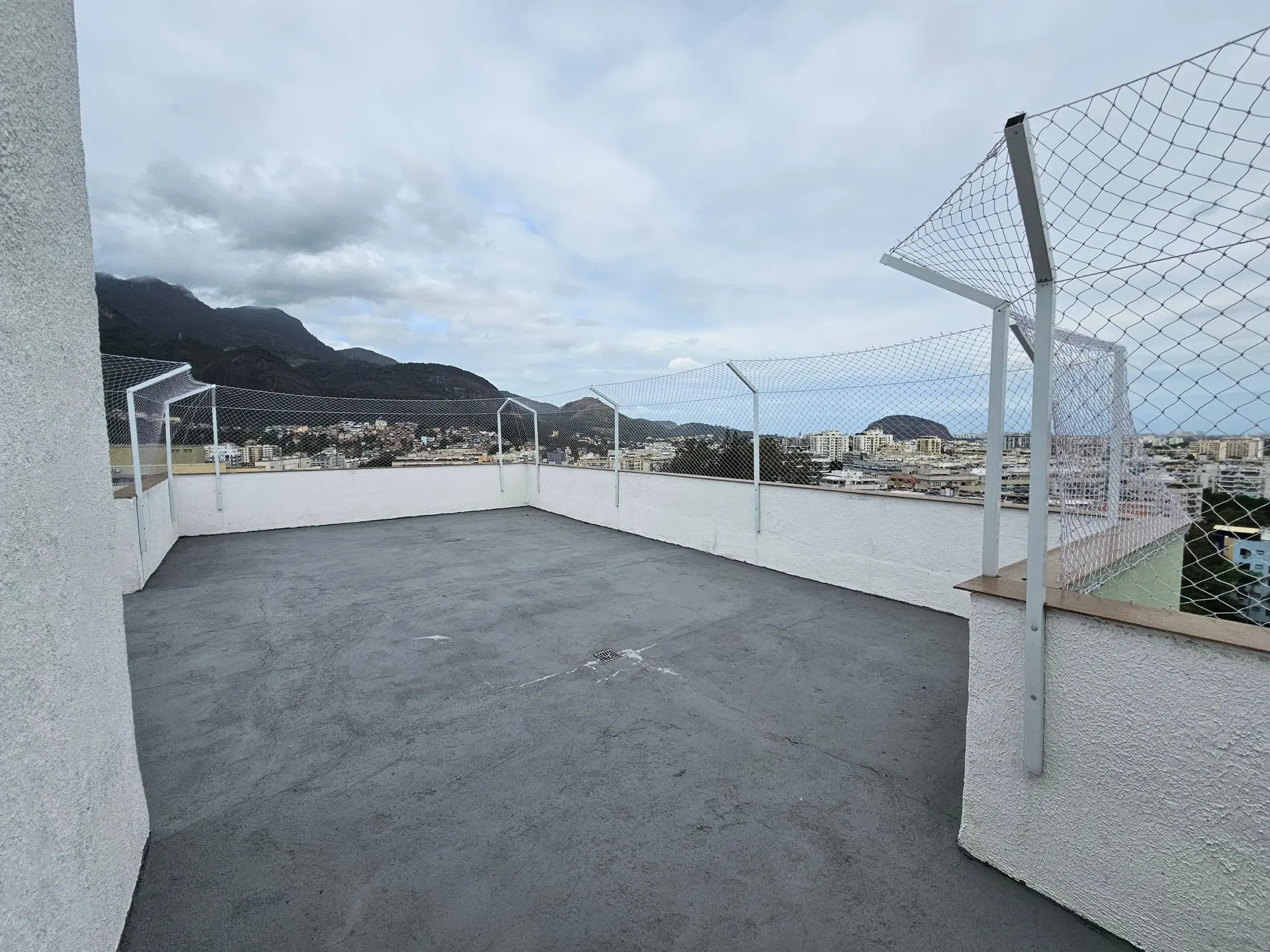 356 m² apartment with a water view and a home office — photo 9