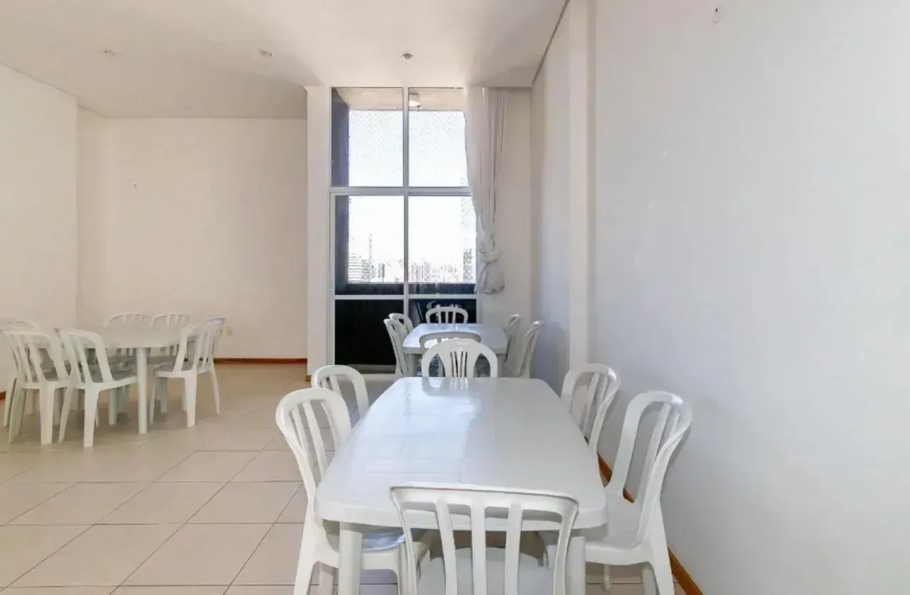 1-bedroom 1-bath apartment with a balcony — photo 9