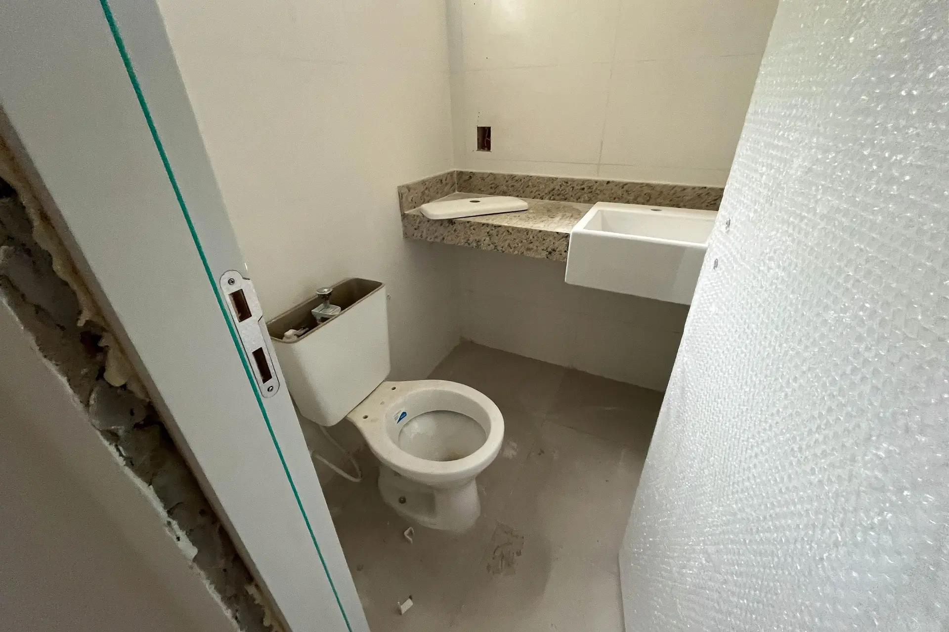 2-bedroom apartment with a mountain view — photo 35