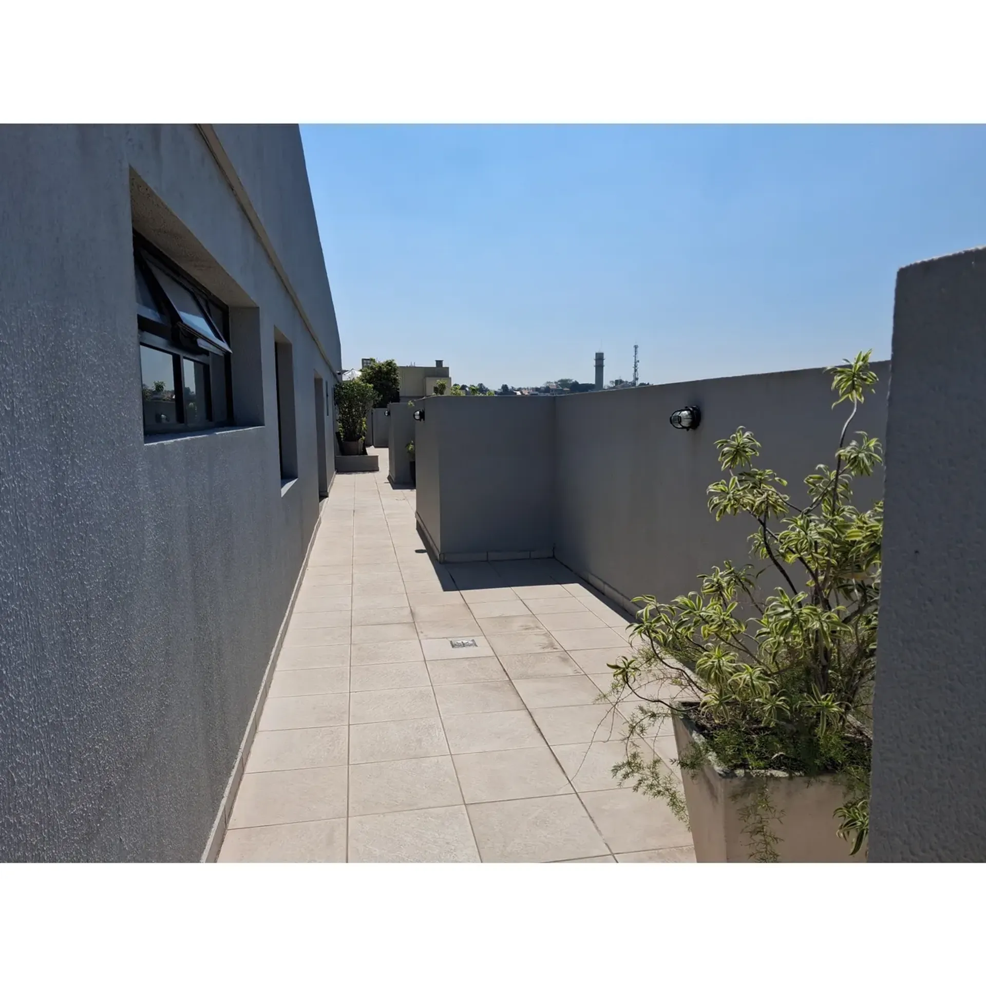 73 m² 2-bedroom rental apartment with balcony — photo 16