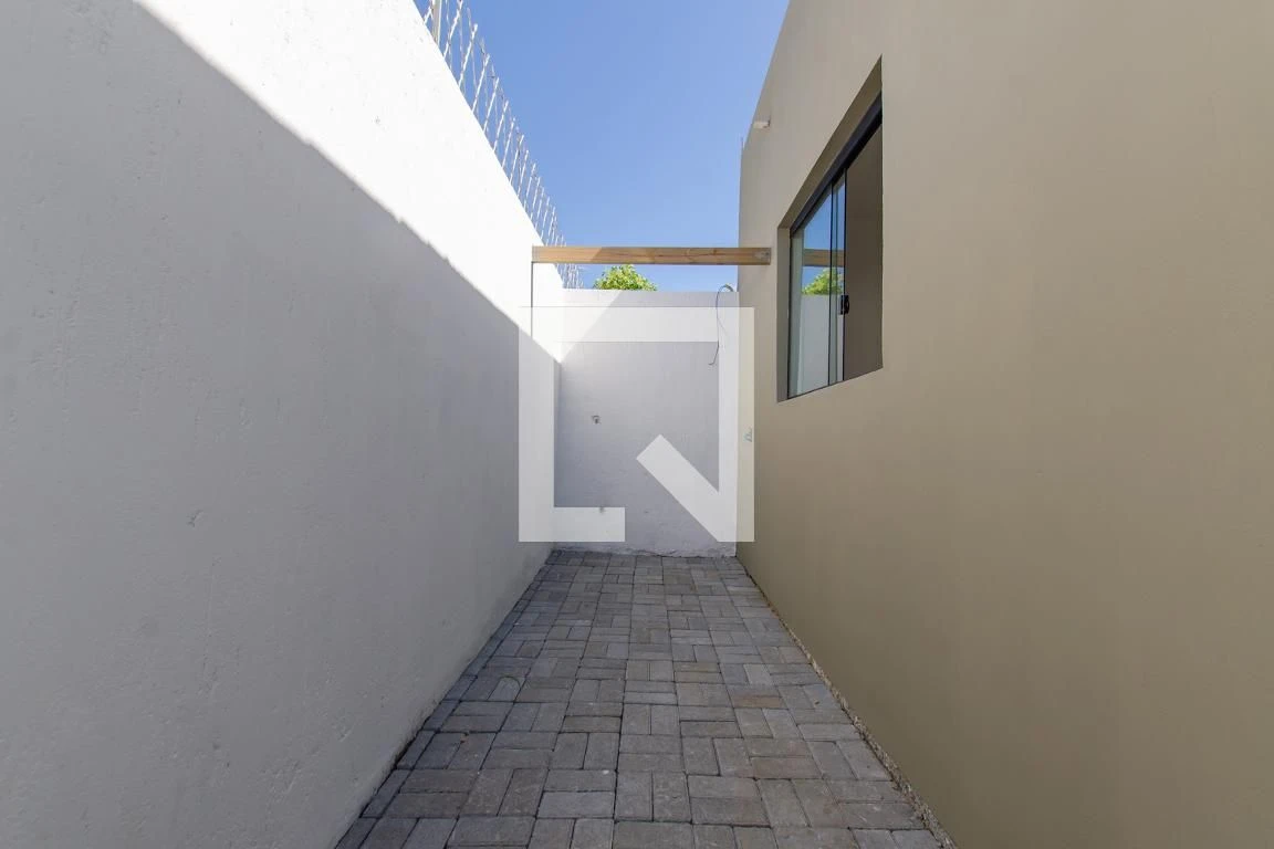 2-bedroom house with a garden in Florianópolis — photo 9