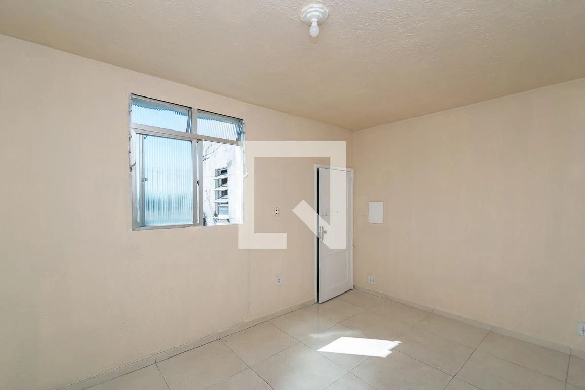One-bedroom apartment with a washing machine — photo 15