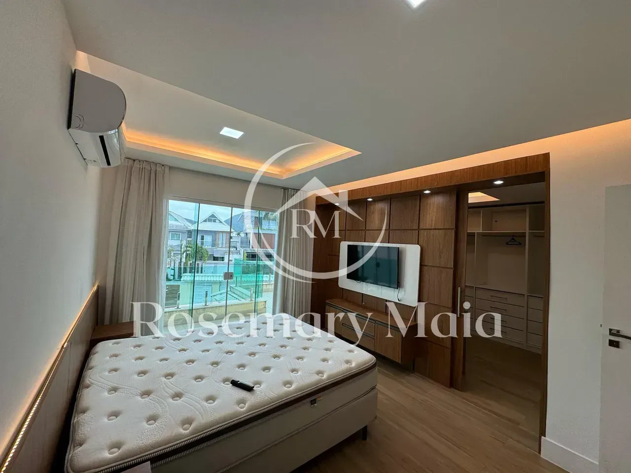 Furnished house with 4 bedrooms and 360 m² — photo 14