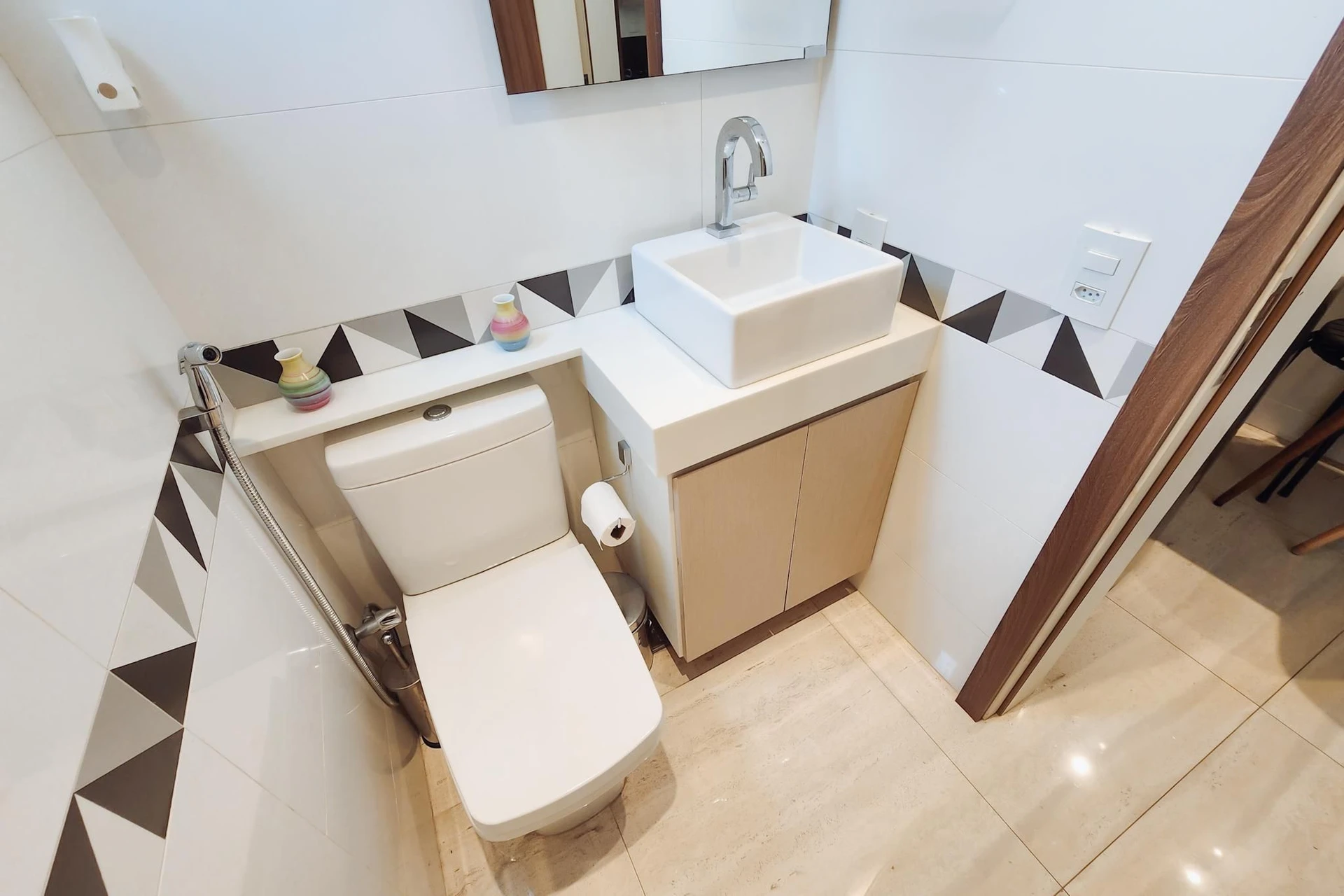3-bedroom apartment with an ensuite suite and 2 parking — photo 36