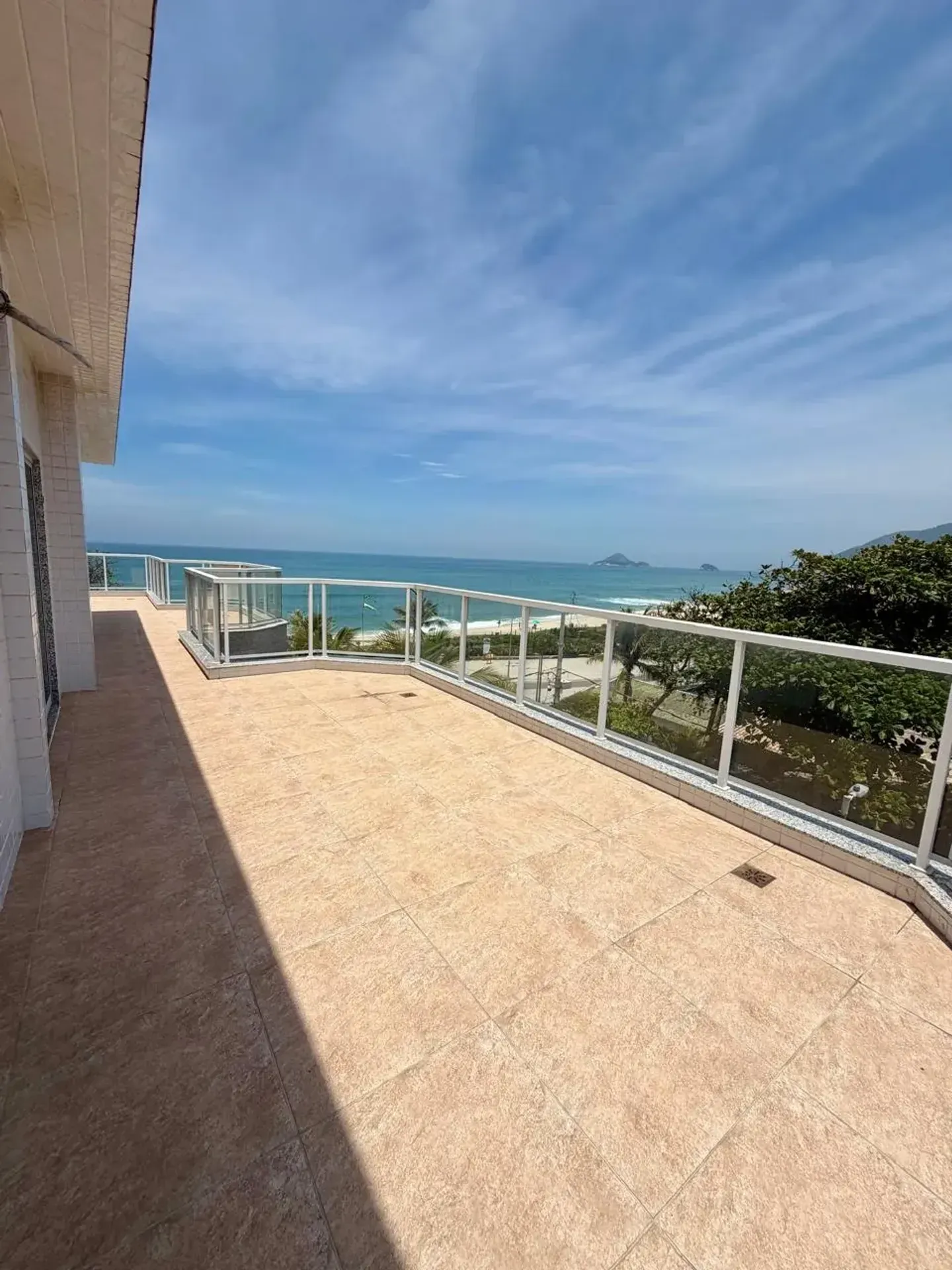 Apartamento sem mobília com 3 quartos e 5 banheiros — photo 24