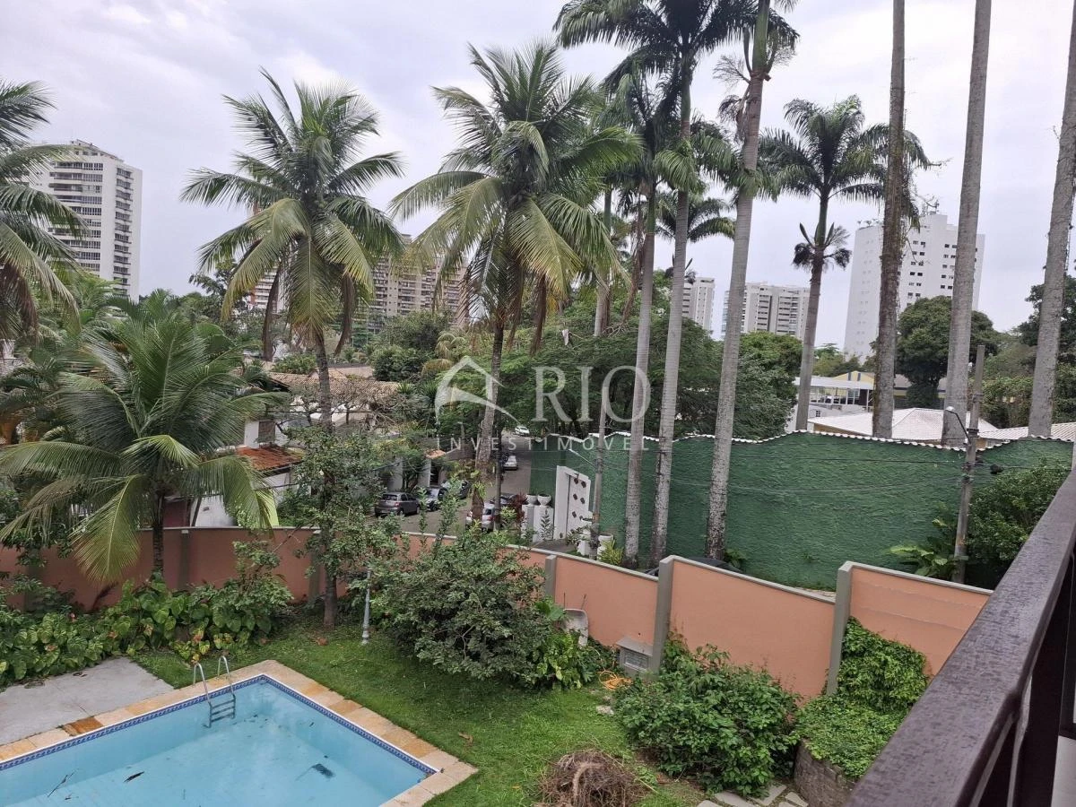 Unfurnished house with 4 bedrooms and 6 bathrooms, 945 m² — photo 4