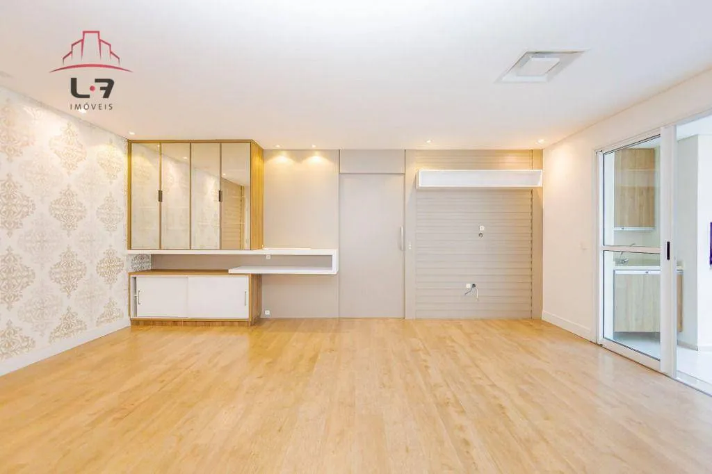 3-bedroom apartment with a grill on the balcony — photo 15
