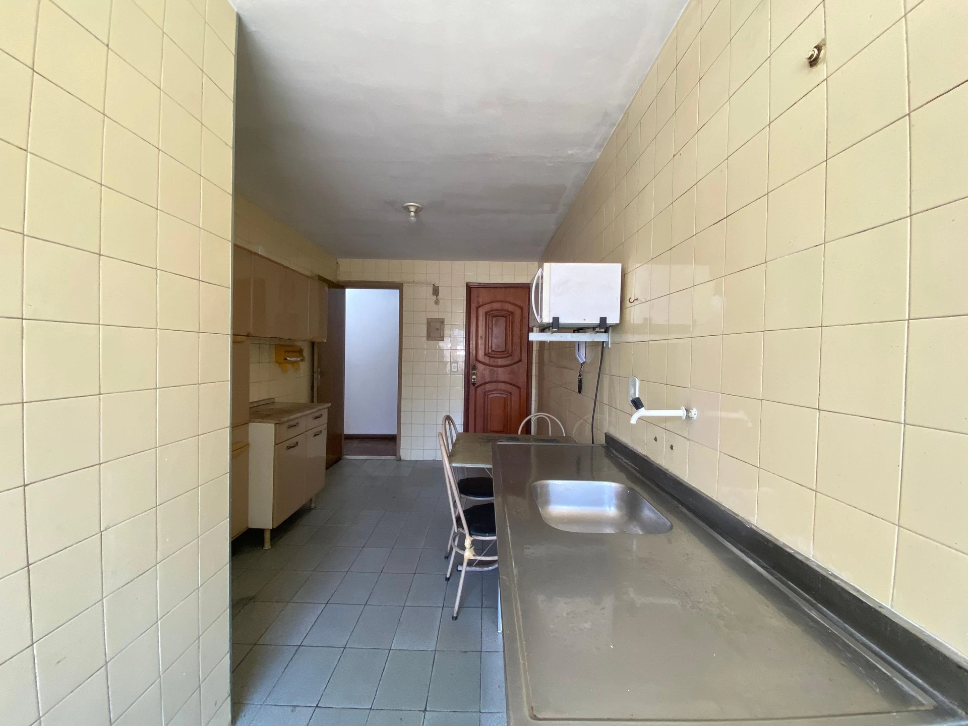 Apartment, 92 m², with wood or laminate floors — photo 30