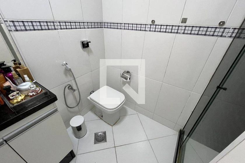 Furnished apartment, 131 m², with a glass-enclosed balcony — photo 40
