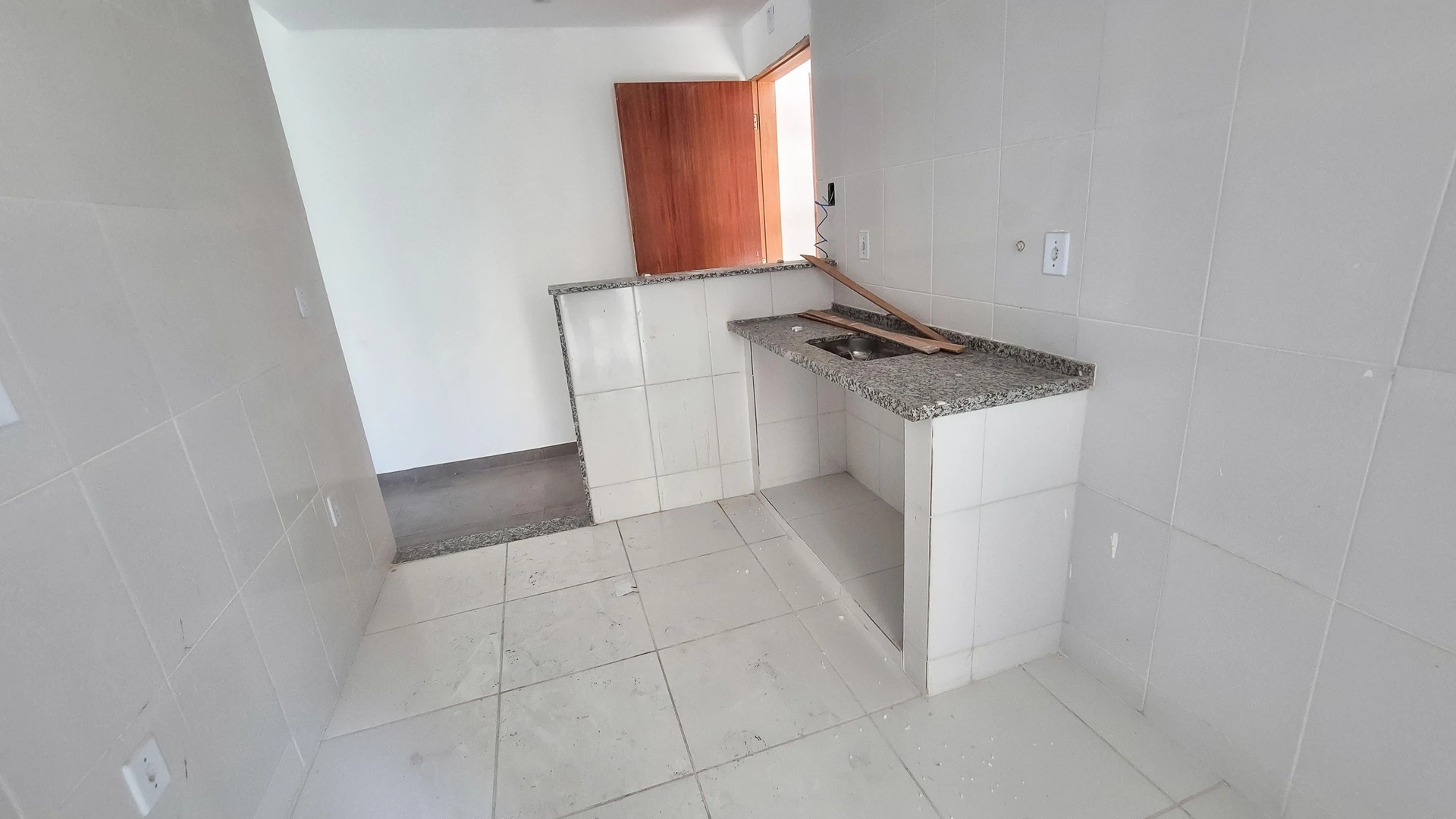 Apartment with 2 bedrooms and a balcony with grill — photo 37