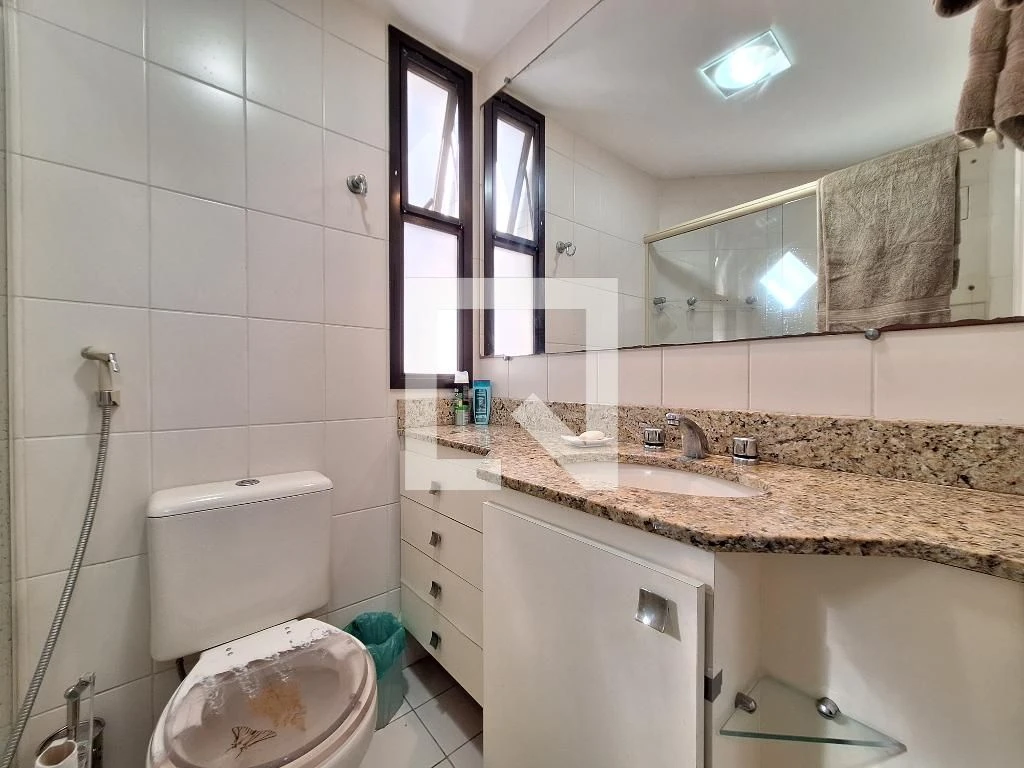 Furnished 3-bedroom apartment with 3 bathrooms — photo 40