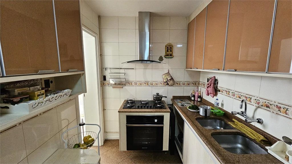 Furnished 127 m² apartment with 3 bedrooms and 3 baths — photo 16