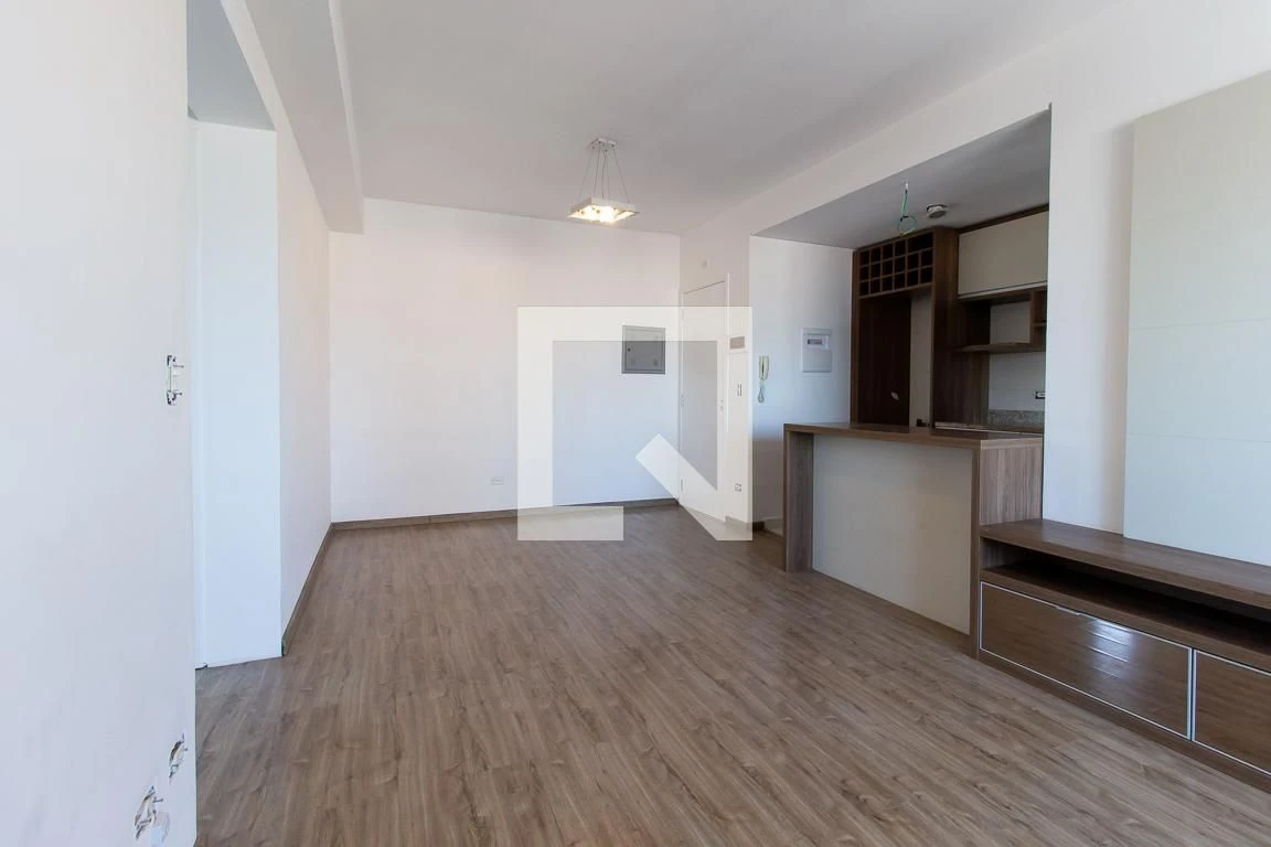 2-bedroom apartment with a grill on the balcony in Curitiba — photo 6
