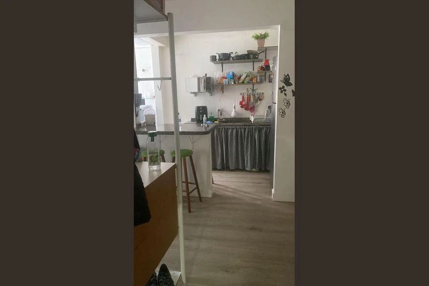 Furnished 2-bedroom apartment with open-plan kitchen — photo 3