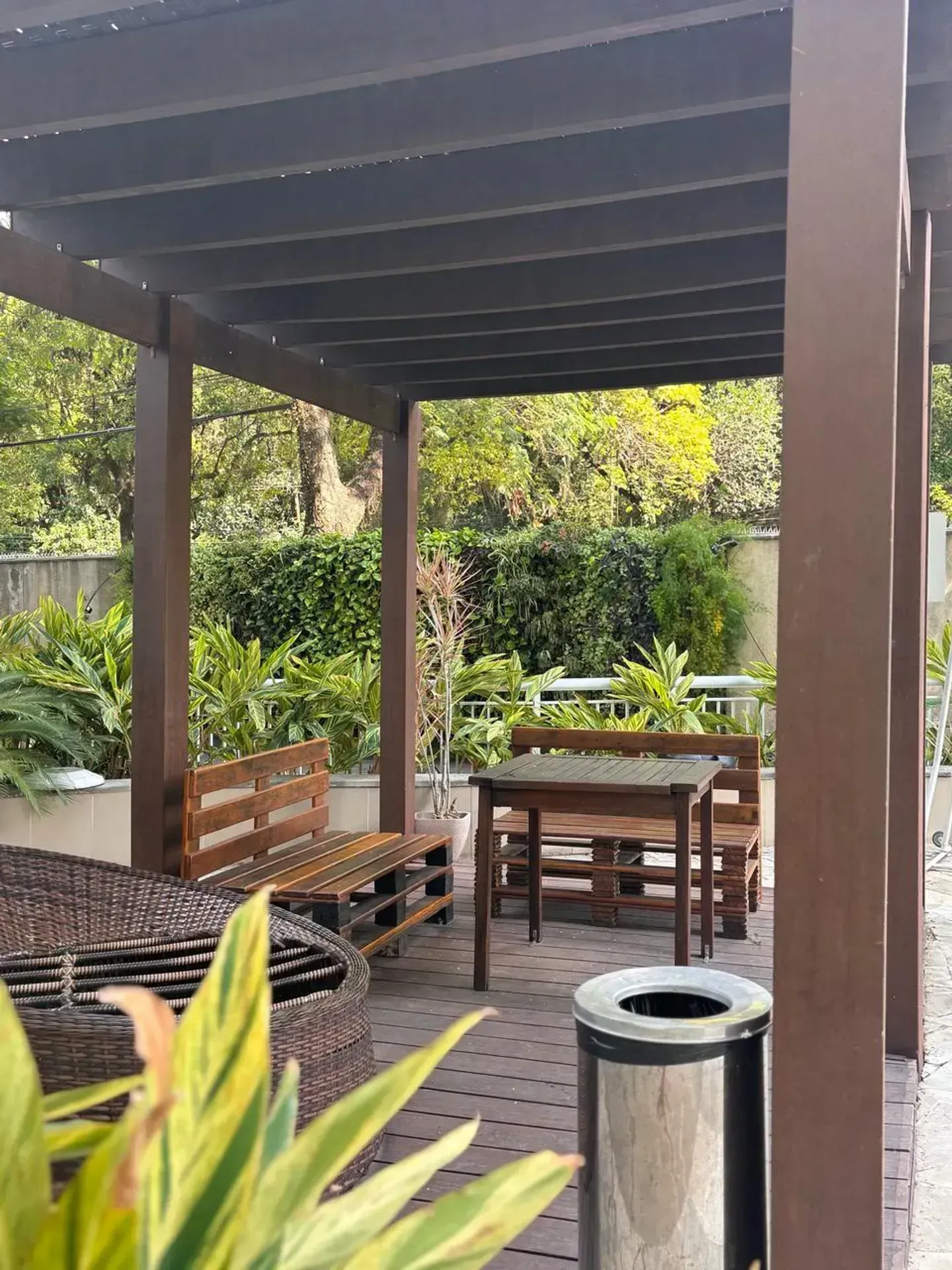 Apartamento com 2 quartos e varanda fechada de vidro — photo 34