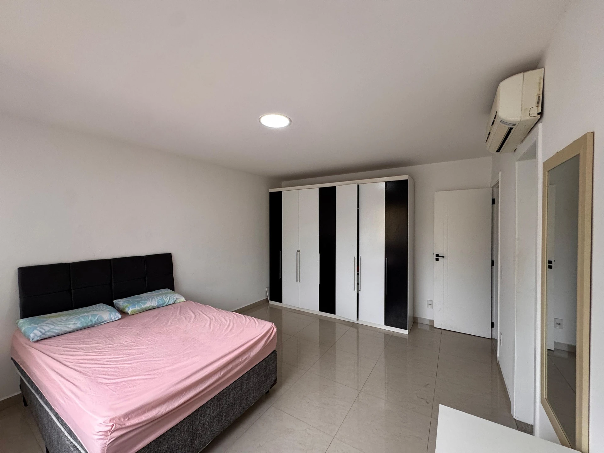 Casa mobiliada com 6 quartos e 6 banheiros — photo 48
