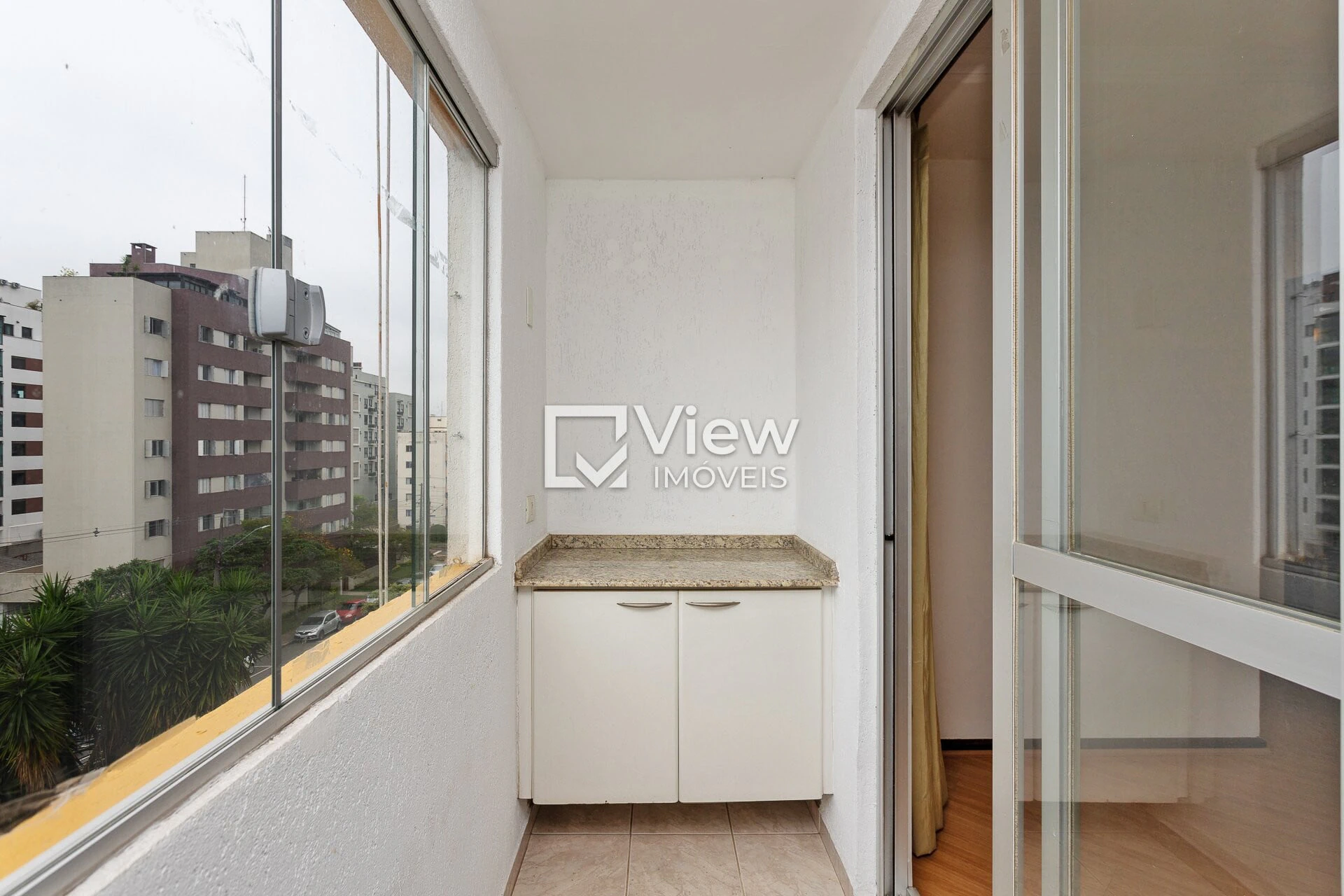 Apartment, 70 m², with wood or laminate floors — photo 10