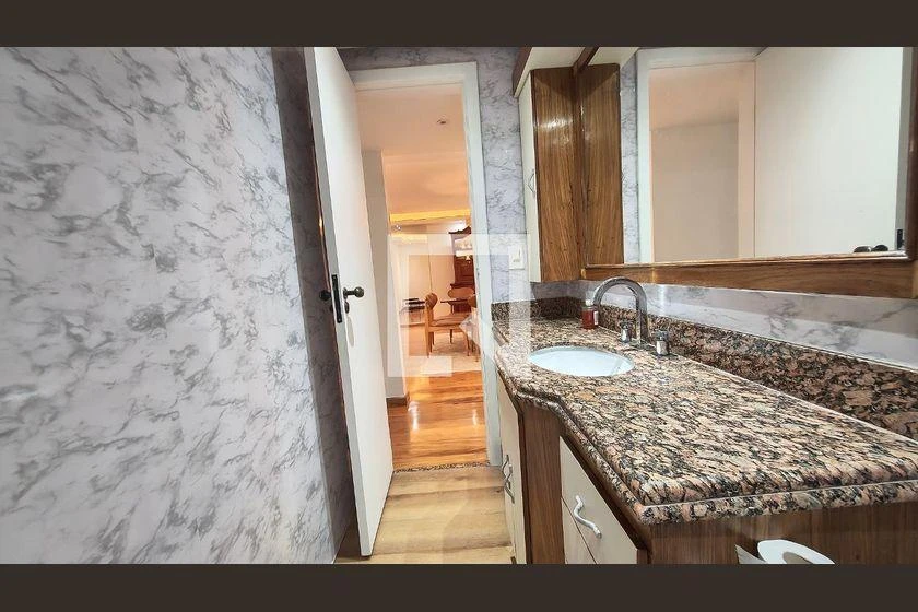 Washing machine in a 4-bedroom apartment, 205 m² — photo 33